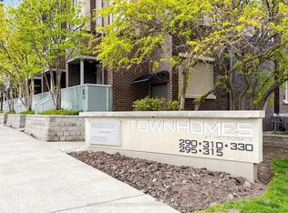330 Village Green Sq #3, Toronto, ON M1S 0L1