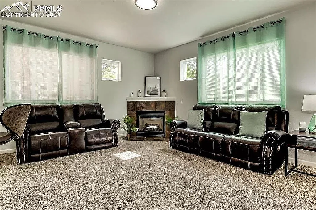 3765 Hartsock Ln — Photo 2