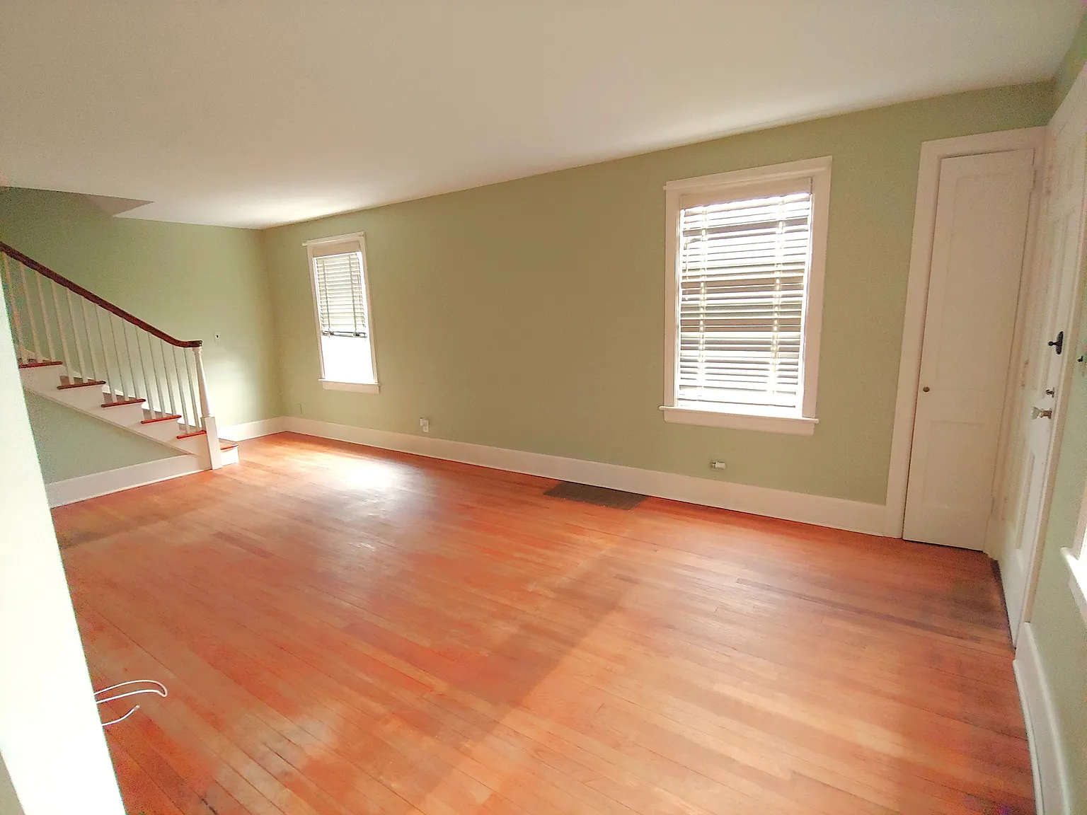 3 bed, 1168 sqft, $3,300 — Photo 4