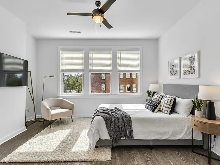 Skylark Apartments — Photo 14