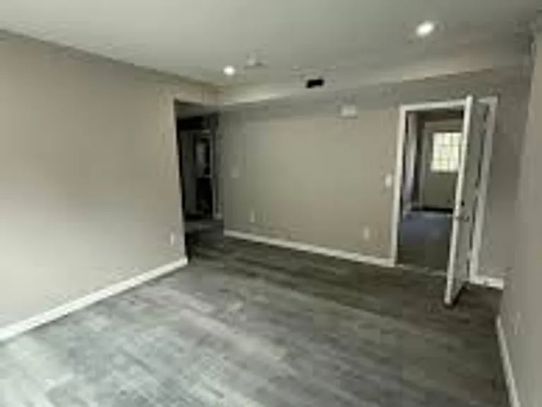 24 Long Ave #3 — Photo 4