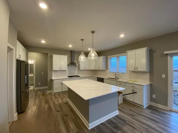 7396 Auburn Ln, Inver Grove Heights, MN 55077