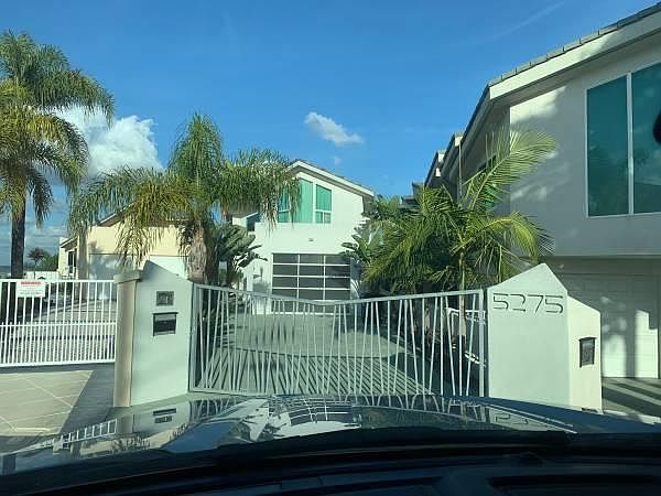 1st image of 5275 Cromwell Ct