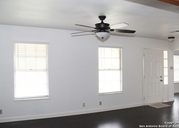 5th image of 710 Cobble Dr