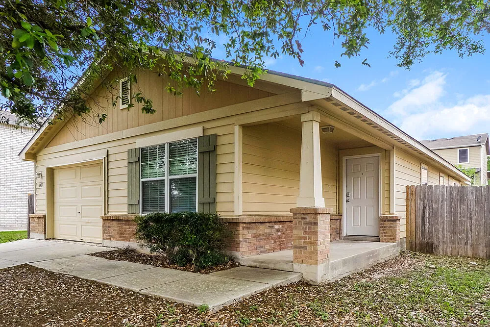 3 bed, 2.0 bath, 1345 sqft, $1,450 — Photo 3