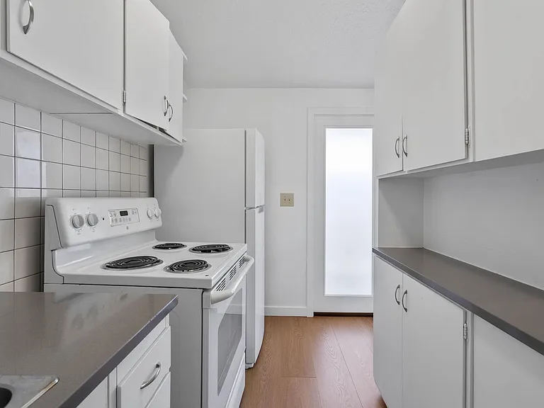 460-492 N Broadway St #472 — Photo 12