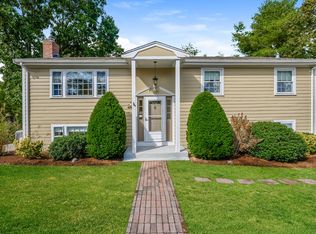 15 Wing Rd, Pocasset, MA 02559