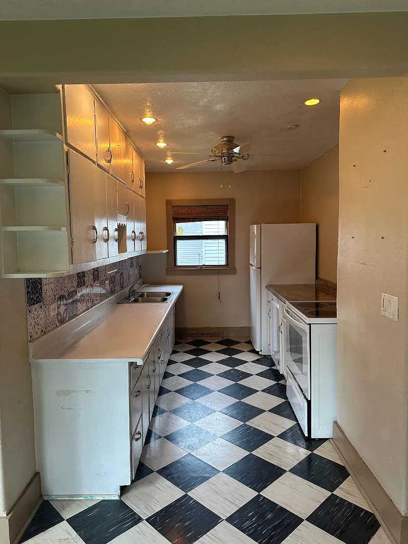 903 N West Ave — Photo 3