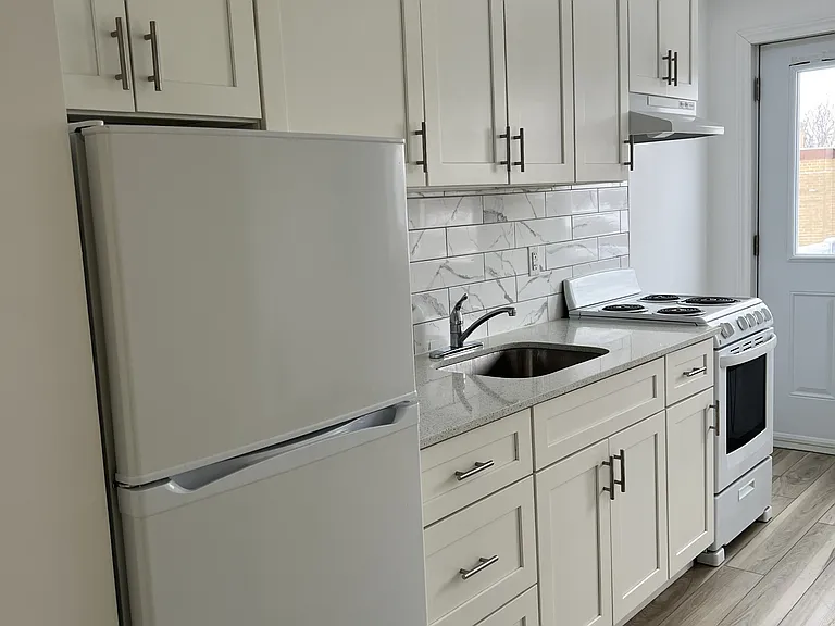 630 Cummings Ave — Photo 100