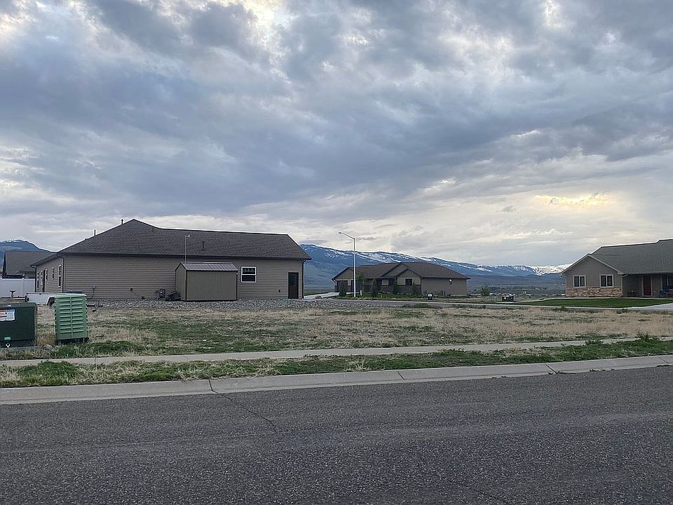 2nd image of 3226 Owens Ave