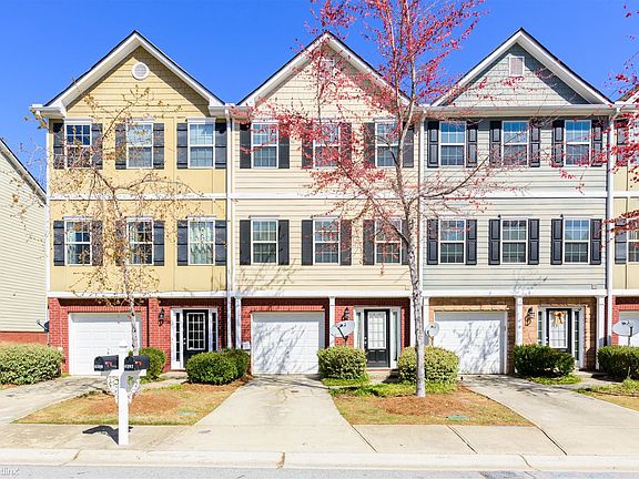 6392 Redan Square_Low Res-32