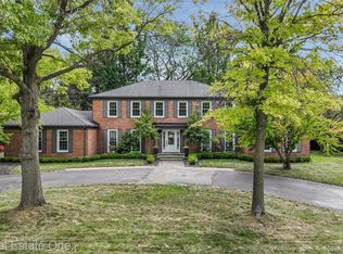 1987 Hunters Ridge Dr, Bloomfield Hills, MI 48304