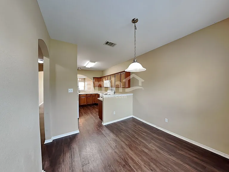 202 Almquist St — Photo 6