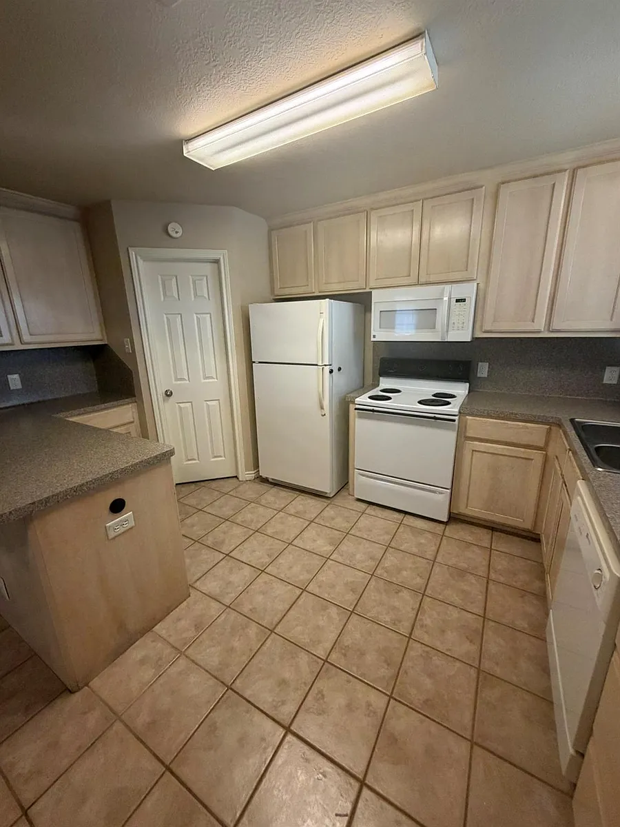 Building Photo - 1437 Western Oaks Ct