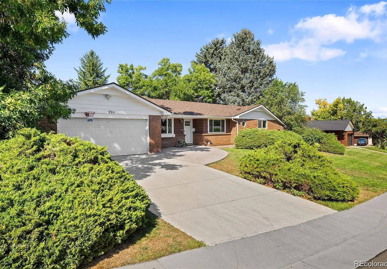 3 bed, 3.0 bath, 1832 sqft, $3,350 — Photo 2