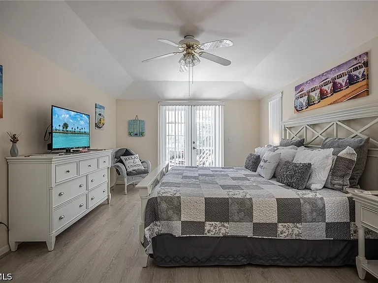 4123 SW 26th Pl — Photo 23