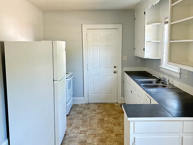 615 Fleming St NE — Photo 5