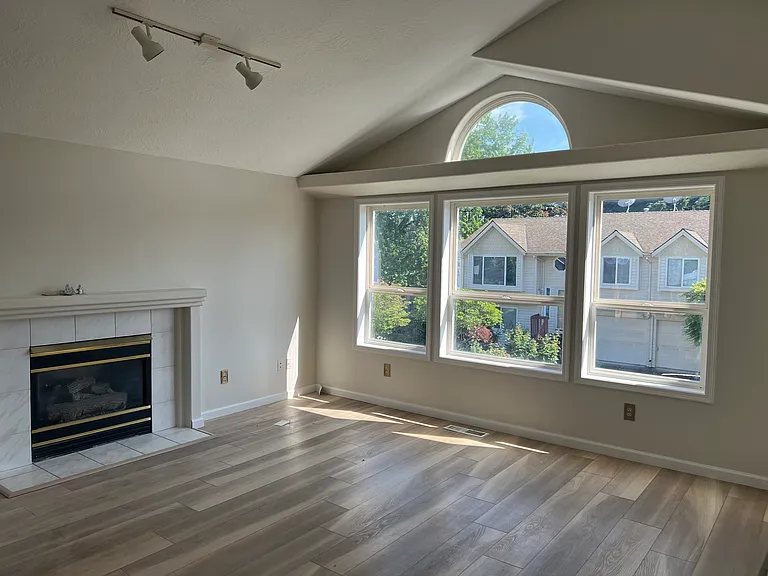 1004 SE 123rd Ave — Photo 11