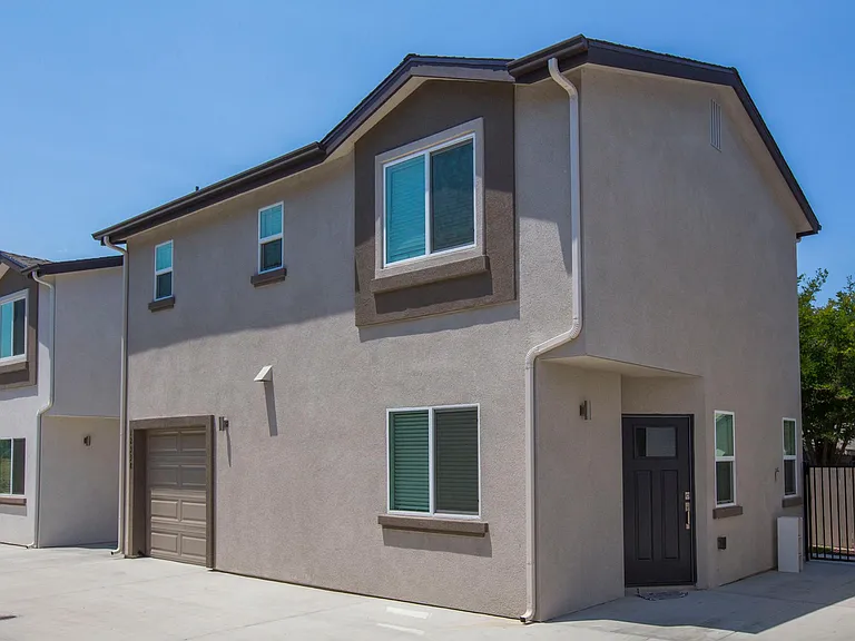 12338 Parkside St — Photo 1