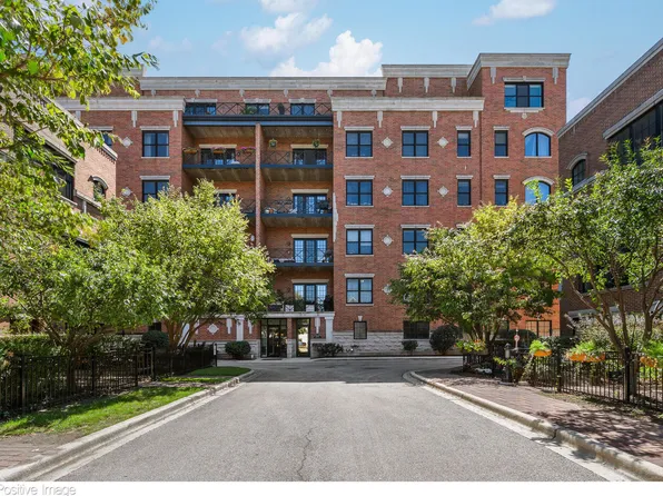 2811 N Bell Ave Unit 105, Chicago, IL 60618