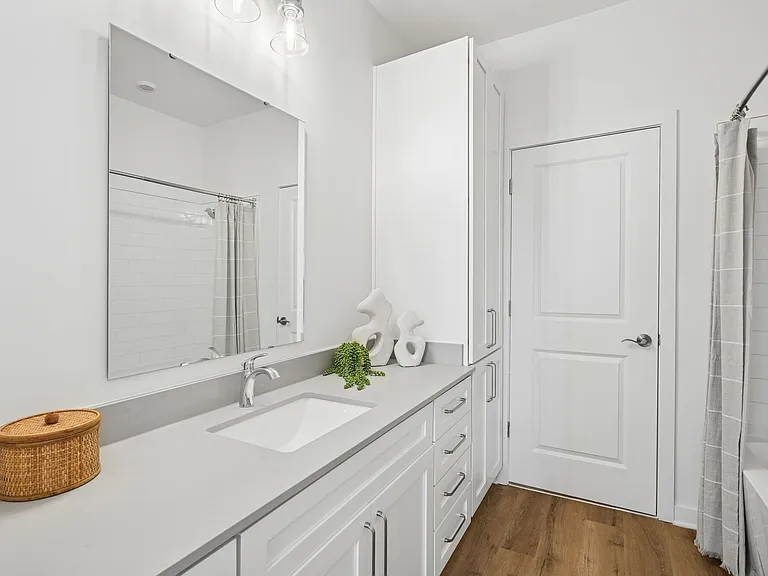 Hamlet Maybank - Homes & Townhomes for Rent — Photo 34