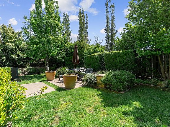 3rd image of 6521 Preston Way