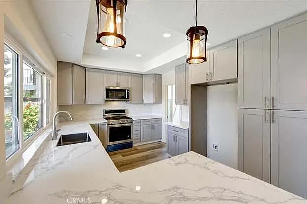 207 Saddle Dr — Photo 1