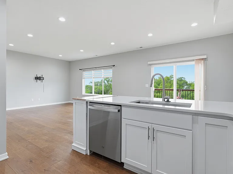 959 Titan Dr — Photo 8