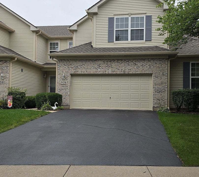 1st image of 978 Oak Ridge Blvd