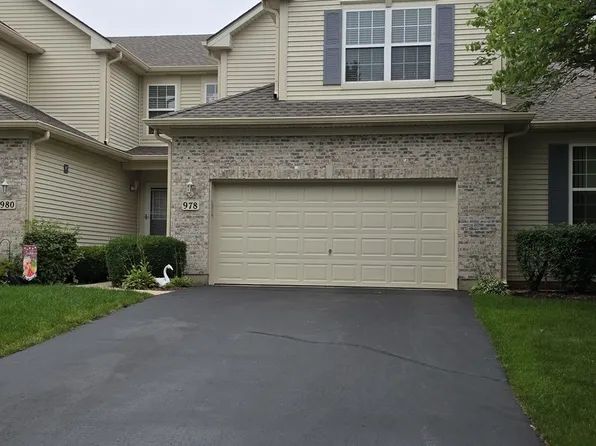 978 Oak Ridge Blvd, Elgin, IL 60120