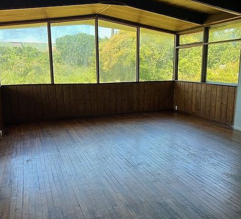 2nd image of 804 Evergreen Dr