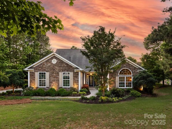 11727 Dunham Dr, Matthews, NC 28105