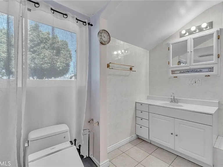 5452 Halbrent Ave — Photo 15