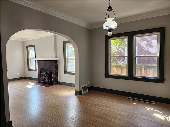 3rd image of 615 S Park Ave