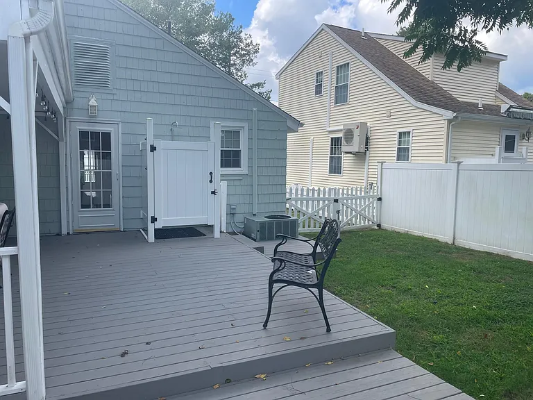 24 Gorton Ave — Photo 11