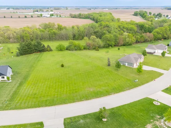 116 Lost Creek Ct, Pekin, IL 61554