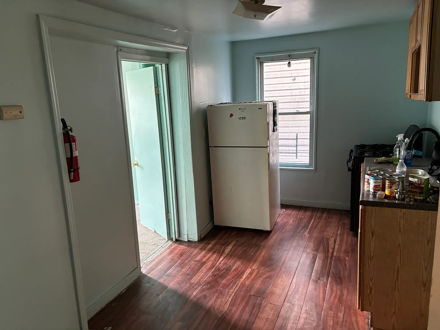3 bed, $1,900 — Photo 2