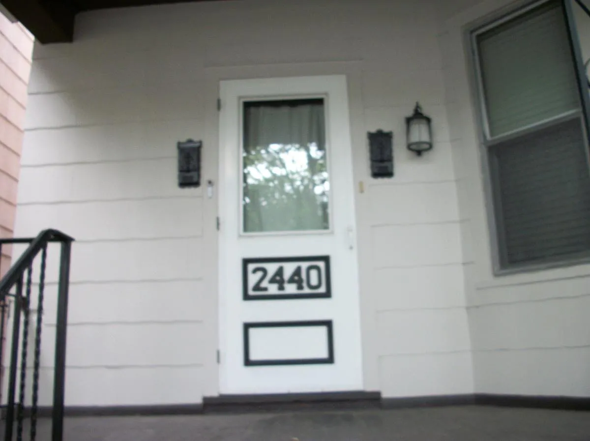 2 bed, 900 sqft, $1,875 — Photo 2