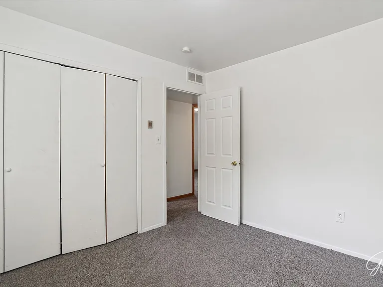 8684 Republic Ave — Photo 17