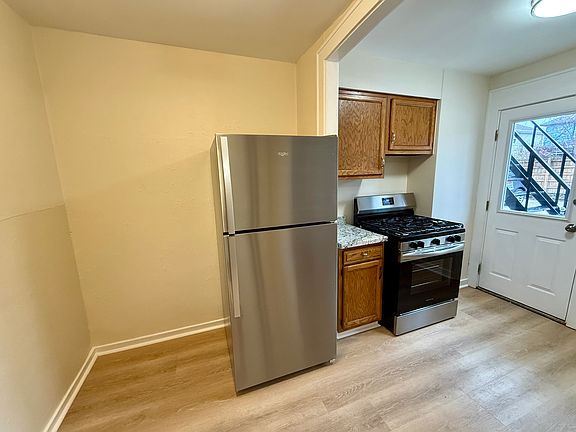 2nd image of 1064 Kenmore Ave APT 10