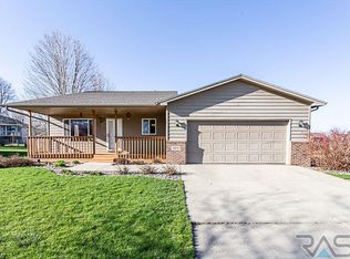 204 W River Oak St, Brandon, SD 57005