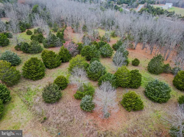 26 Bantry Way, Maysville, WV 26833