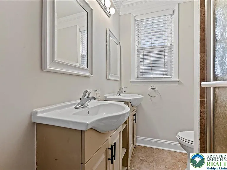 510 5th Ave — Photo 18