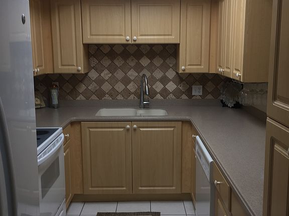 5th image of 624 Flamingo Dr APT 114