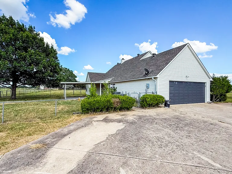 200 N Sorrells Rd — Photo 57