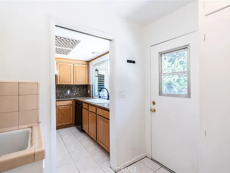 333 W Wistaria Ave — Photo 31