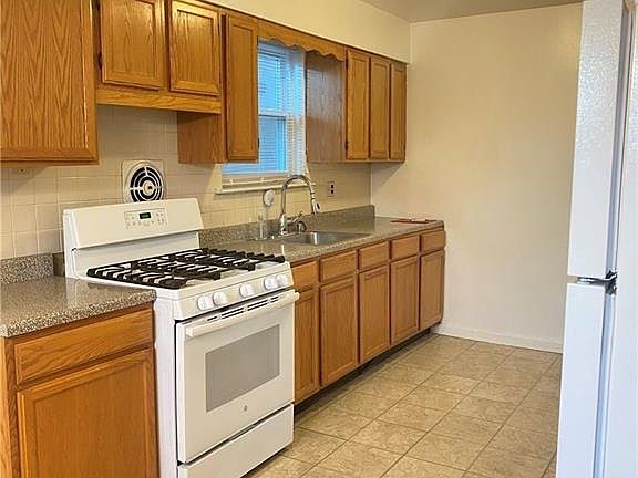 3rd image of 40-15 209th St #2