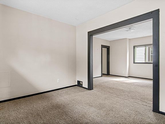 4th image of 971 Lawson Ave E