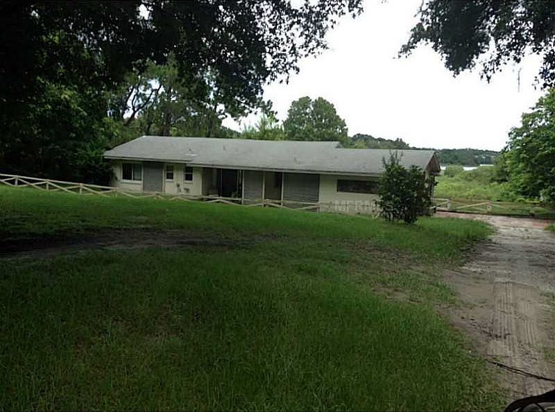 2nd image of 997 Gateway Dr