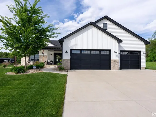 211 Ann Ave, Riverdale, IA 52722